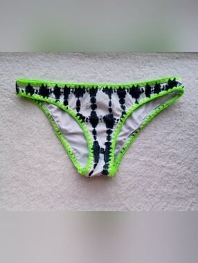 VENUS Black & Neon Green Tie-Dye Bikini Bottom, Size 4
